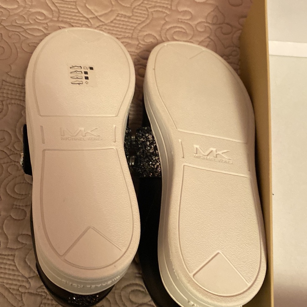 Michael Kors Kenna Leather Studded Sneakers Size 9.5 - Picture 6 of 8